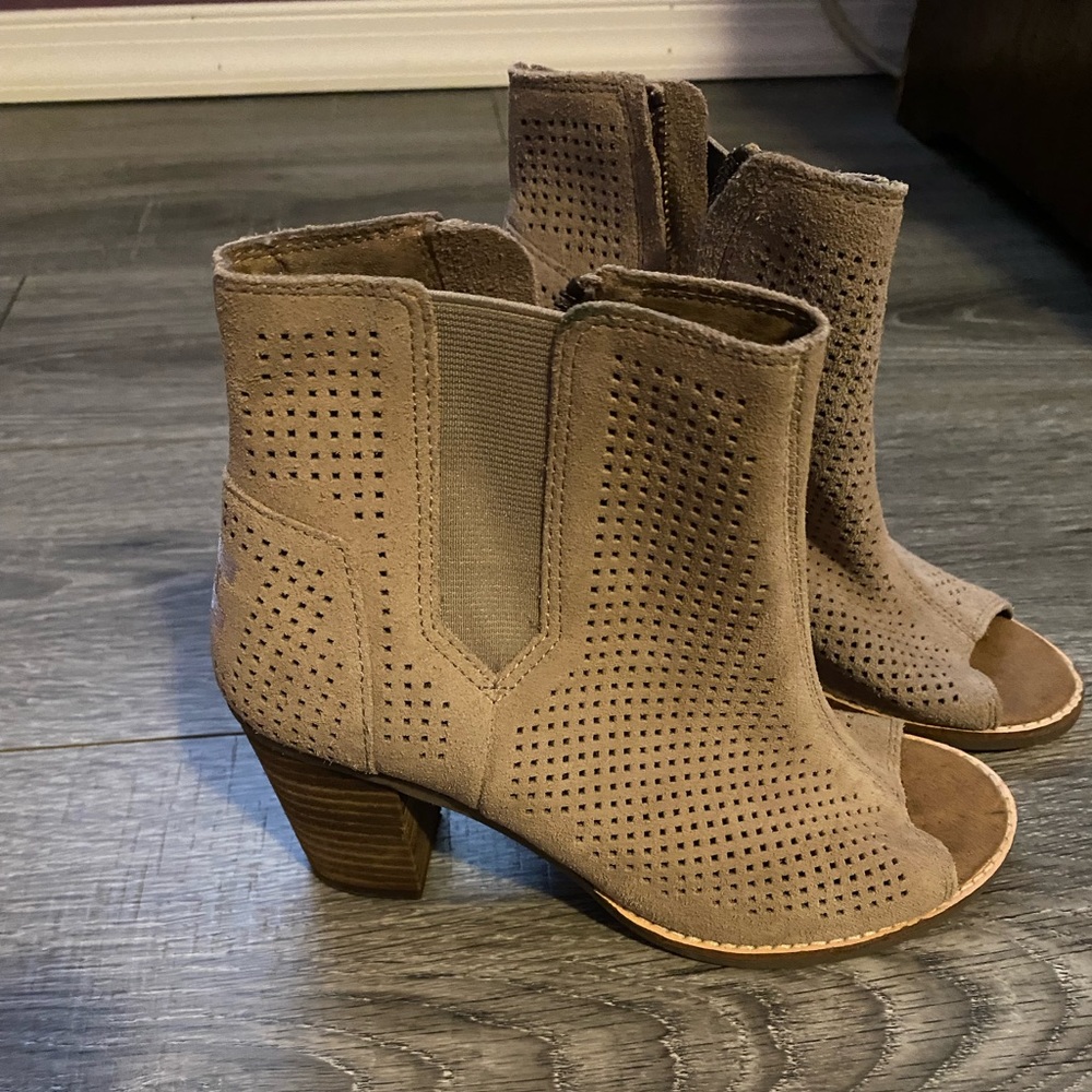 Tom’s peeptoe booties